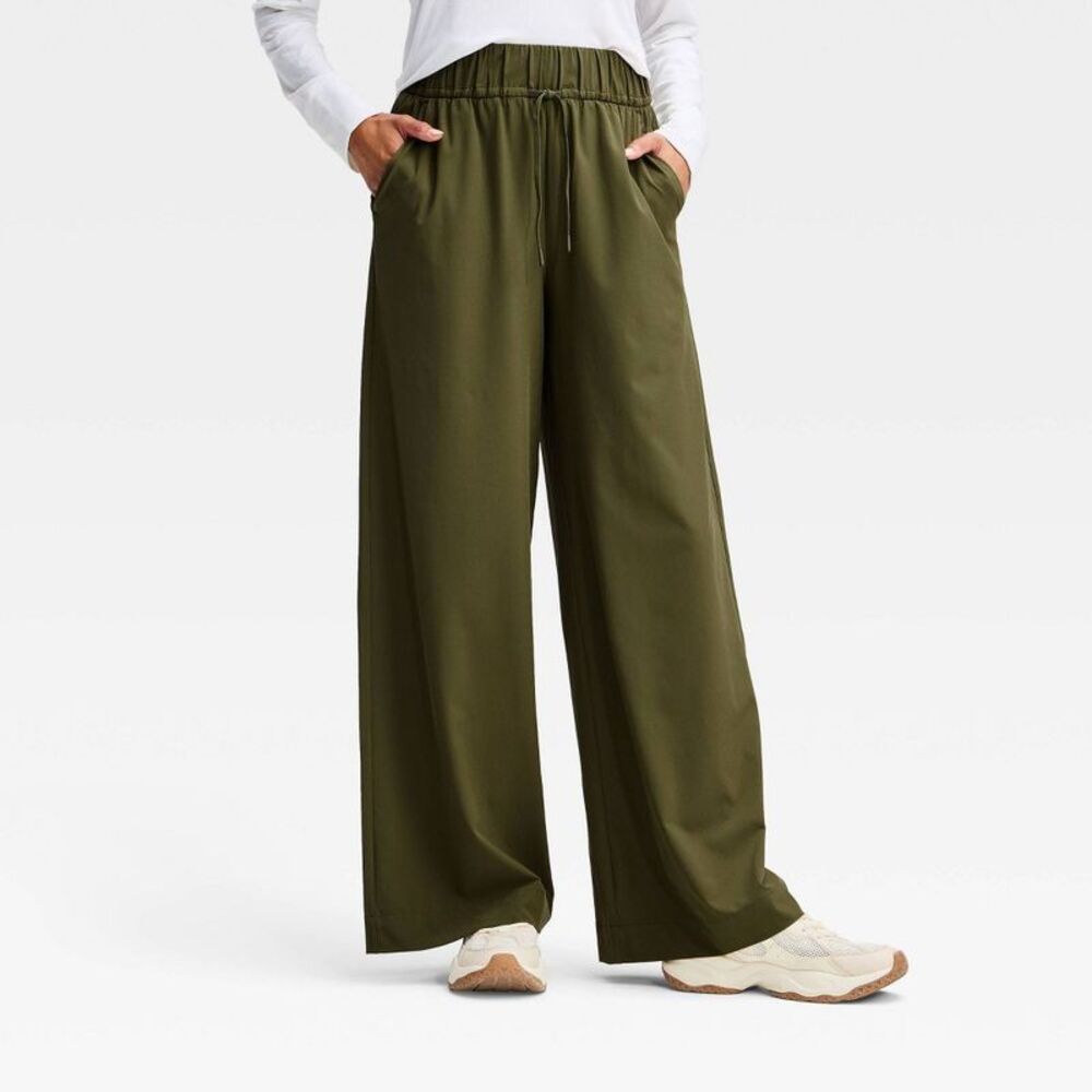 Women's Active Light High-Rise Pocketed Wide Leg Pants - Olive Green M